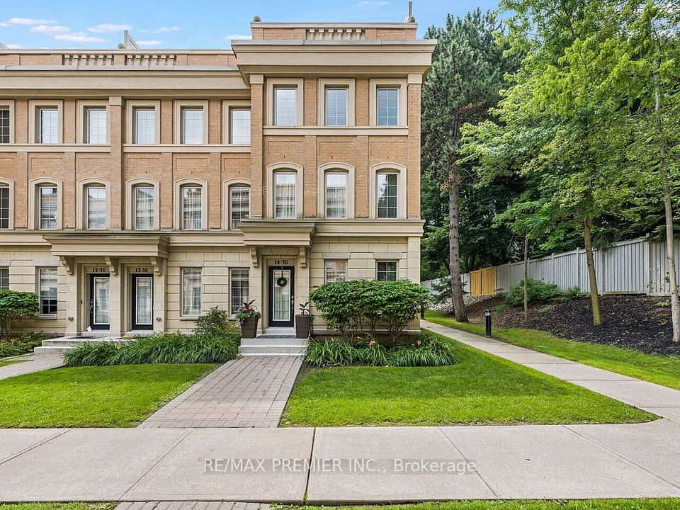 30 Hargrave Lane #14, Toronto, ON M4N 0A4