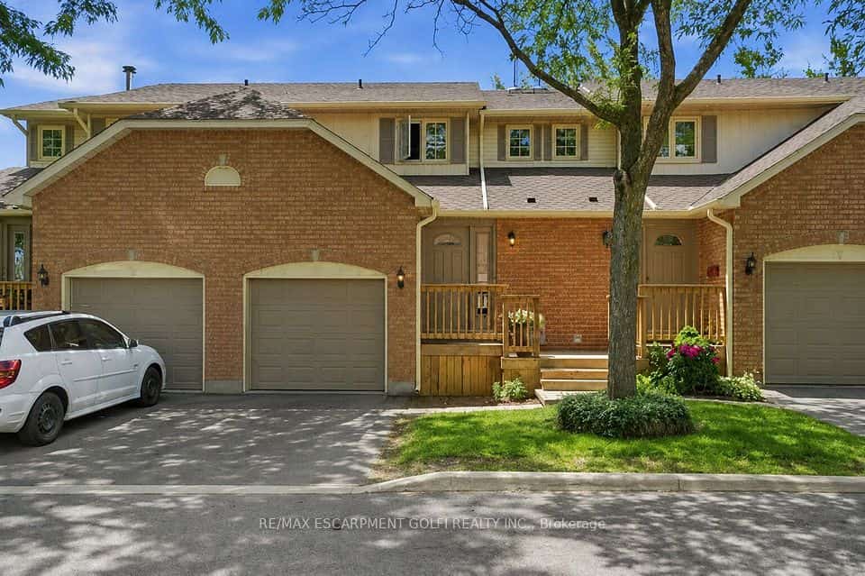 79 Braeheid Avenue #6, Hamilton, ON L8B 0C6