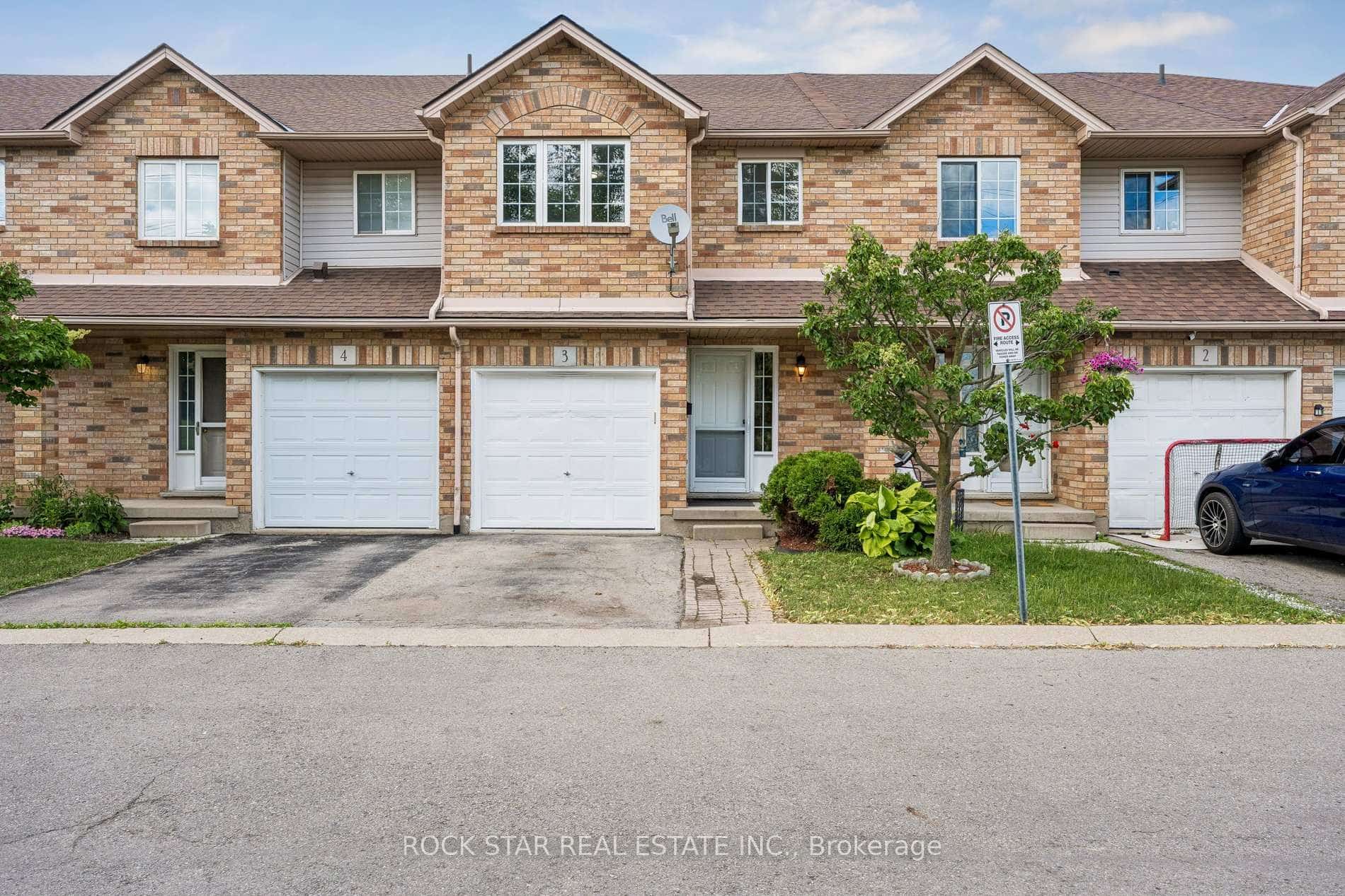1860 Upper Gage Avenue #3, Hamilton, ON L8W 3Y6