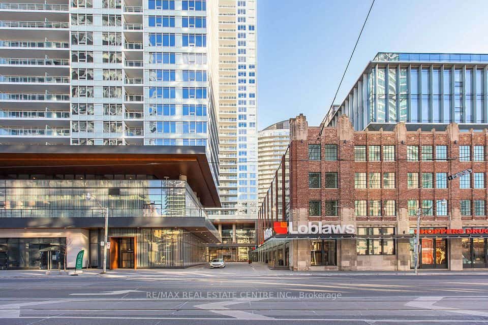 19 Bathurst Street #812, Toronto, ON M5V 0N2