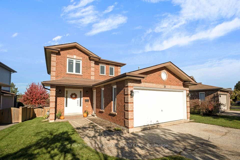 76 Arthur Avenue, Barrie, ON L4M 6H5