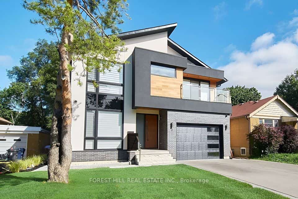 8 Nora Road, Toronto, ON M9A 1C9
