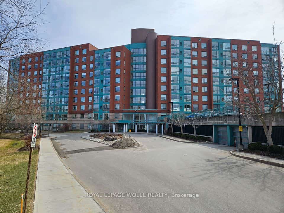 55 Blue Springs Drive #805, Waterloo, ON N2J 4T3
