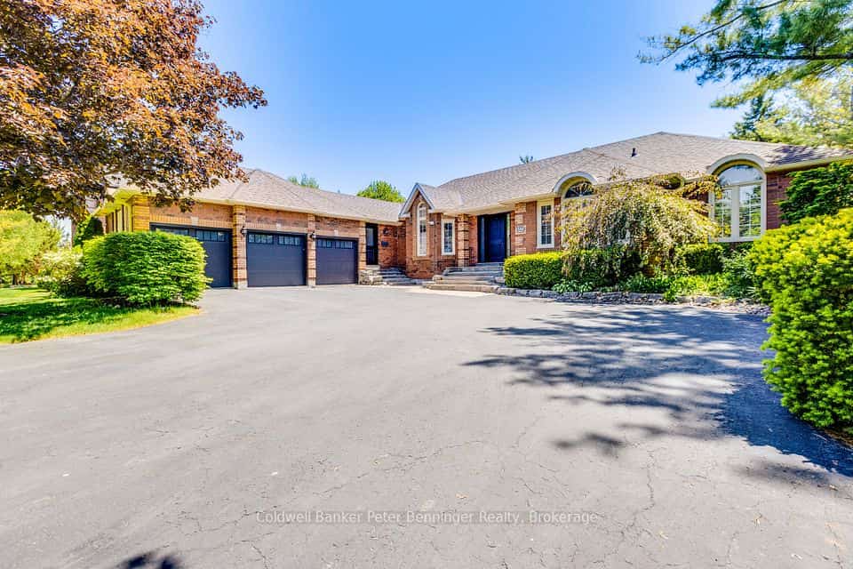 152 Treegrove Circle, Aurora, ON L4G 6M1