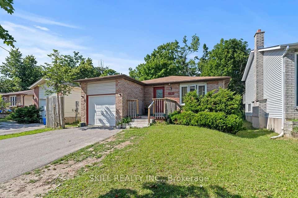 141 Hickling Trail, Barrie, ON L4M 5T7