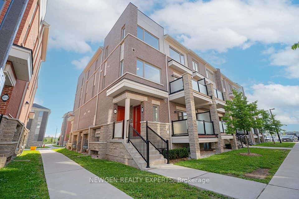 240 Lagerfeld Drive #13, Brampton, ON L7A 5G9