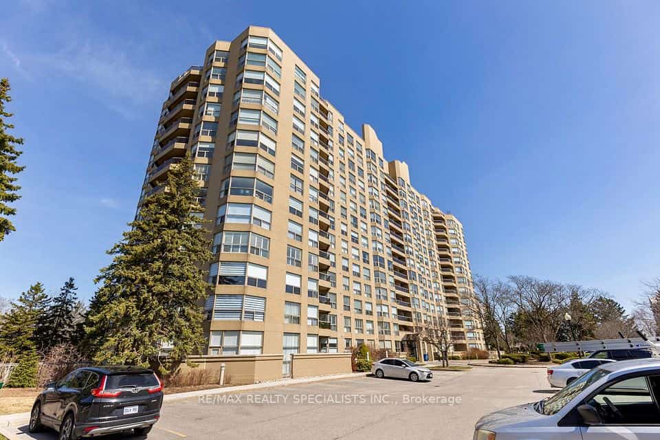 1800 The Collegeway #204, Mississauga, ON L5L 5S4