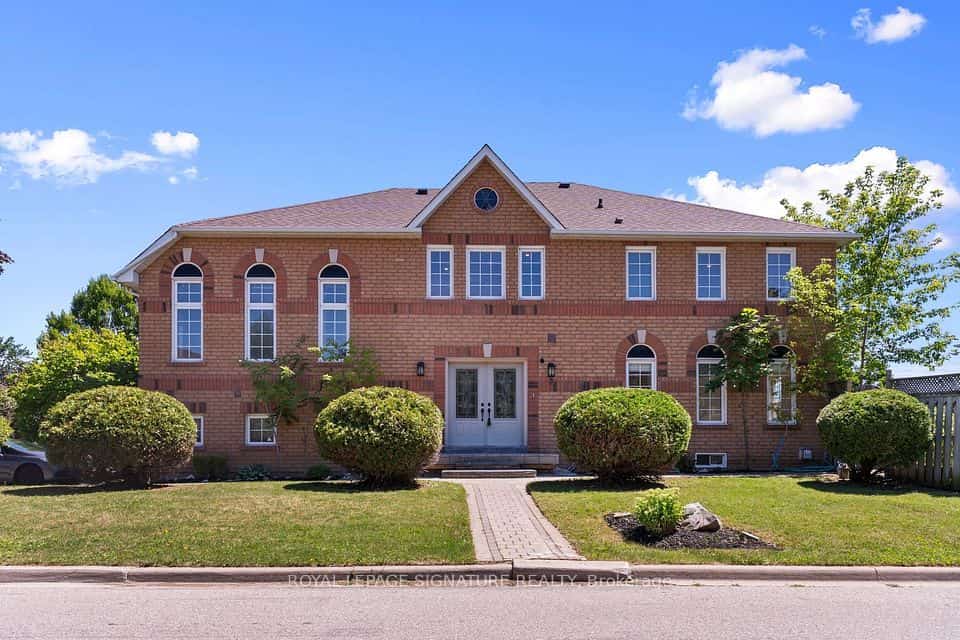 1313 Inuit Trail, Mississauga, ON L5N 7R4