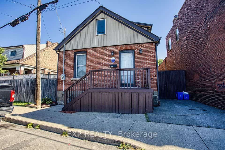 227 Beach Road, Hamilton, ON L8L 4A9