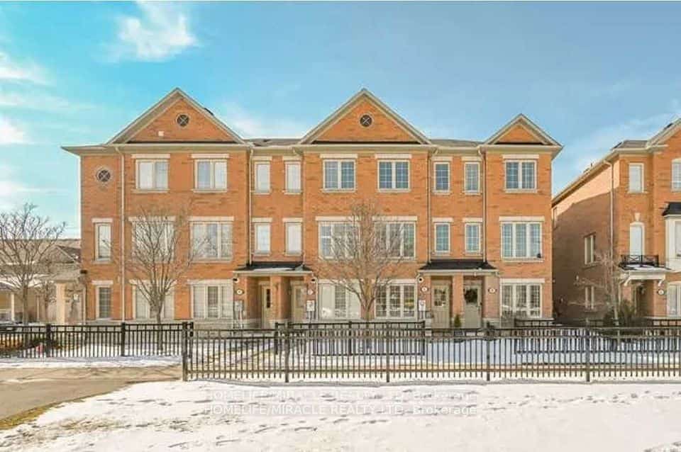 45 Peach Drive, Brampton, ON L6R 0W6