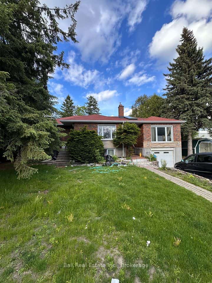 10 Arthur Avenue, Peterborough, ON K9J 5X5