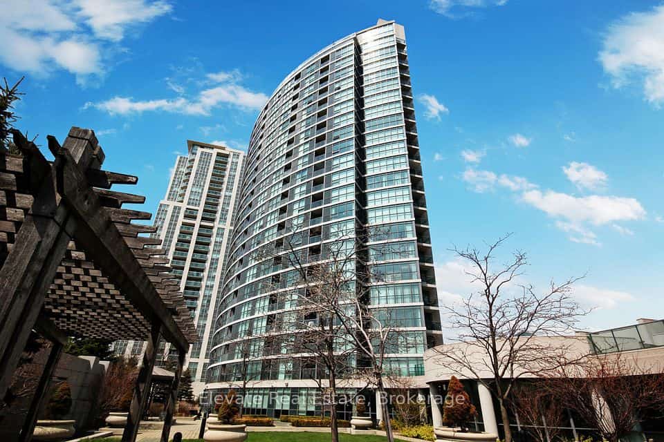28 Harrison Garden Boulevard #811, Toronto, ON M2N 7B5