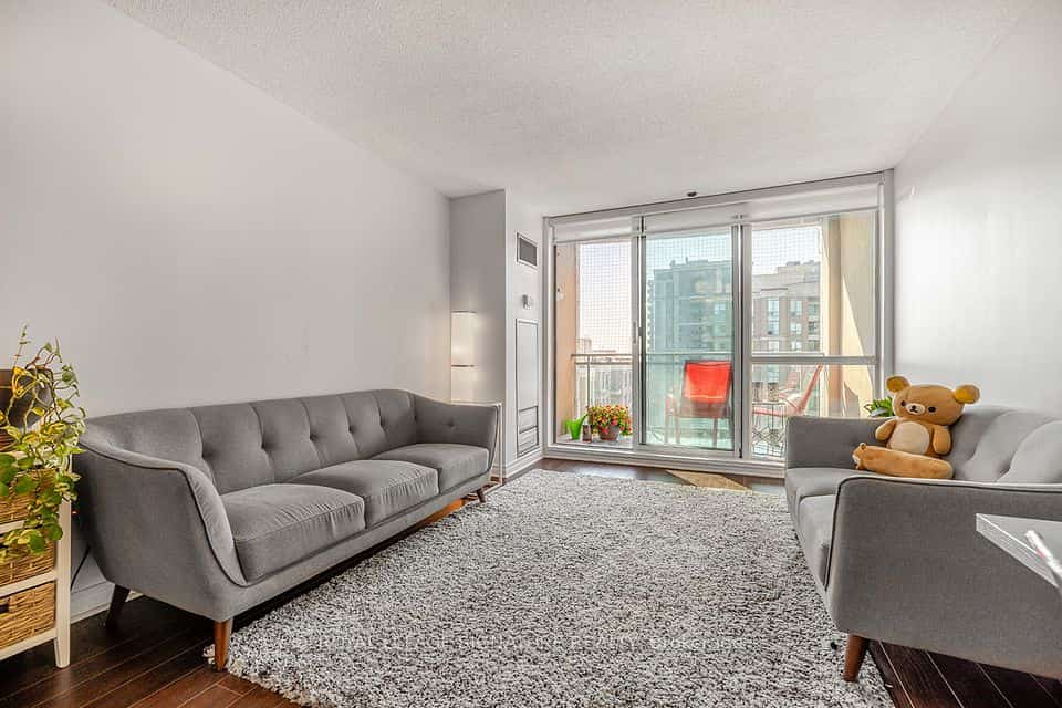 8 Pemberton Avenue #UPH3, Toronto, ON M2M 4K8