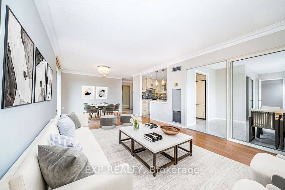 30 Harding Boulevard W, Richmond Hill