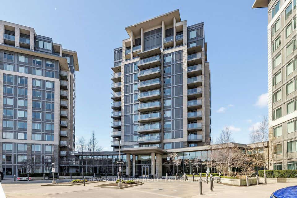 253 South Park Road #PH2, Markham, ON L3T 0B5