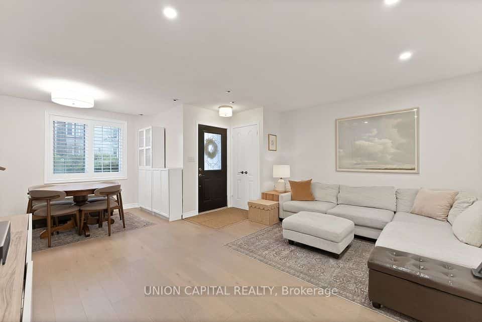 108 Finch Avenue W #A3, Toronto, ON M2N 6W6