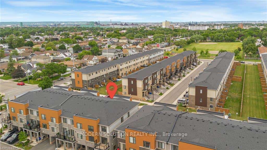 96 Dryden Lane, Hamilton, ON L8H 0B6