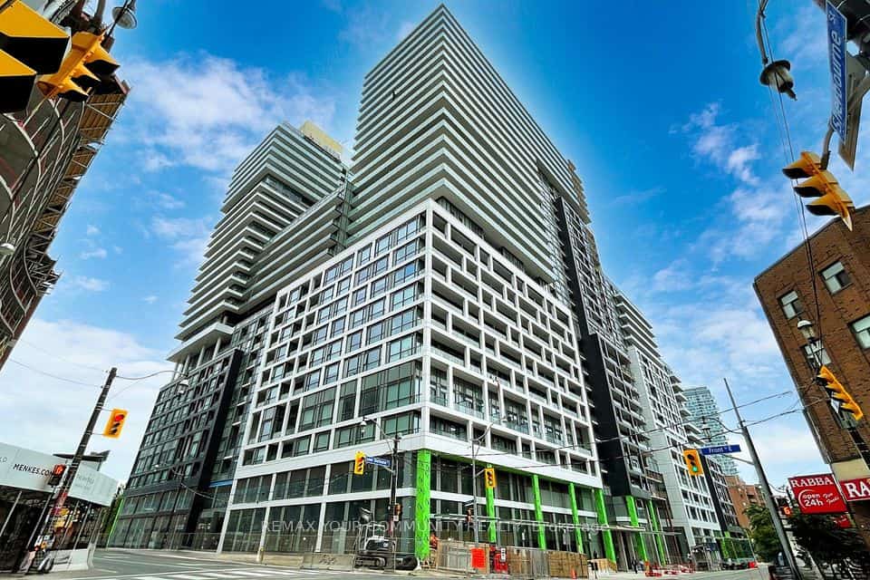 70 Princess Street #2404, Toronto, ON M5A 0X6