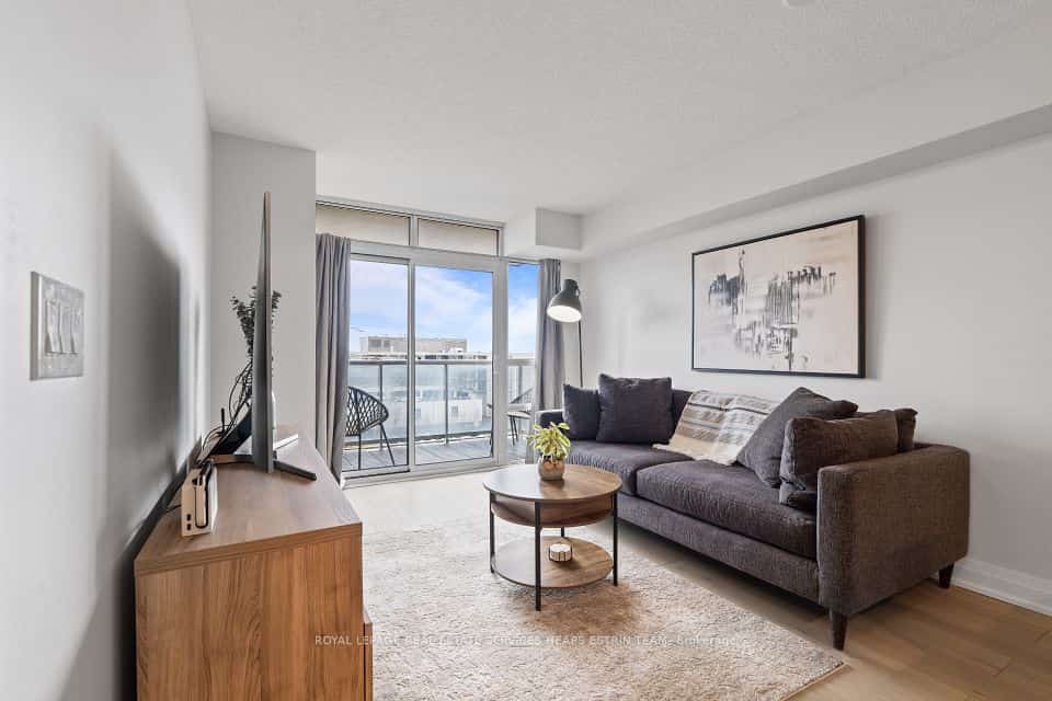 3 Michael Power Place #606, Toronto, ON M9A 0A2