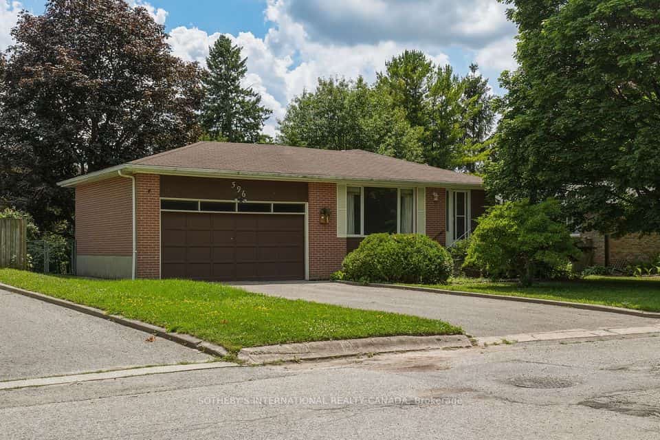 596 Maystone Court, Whitchurch-Stouffville, ON L4A 1W6