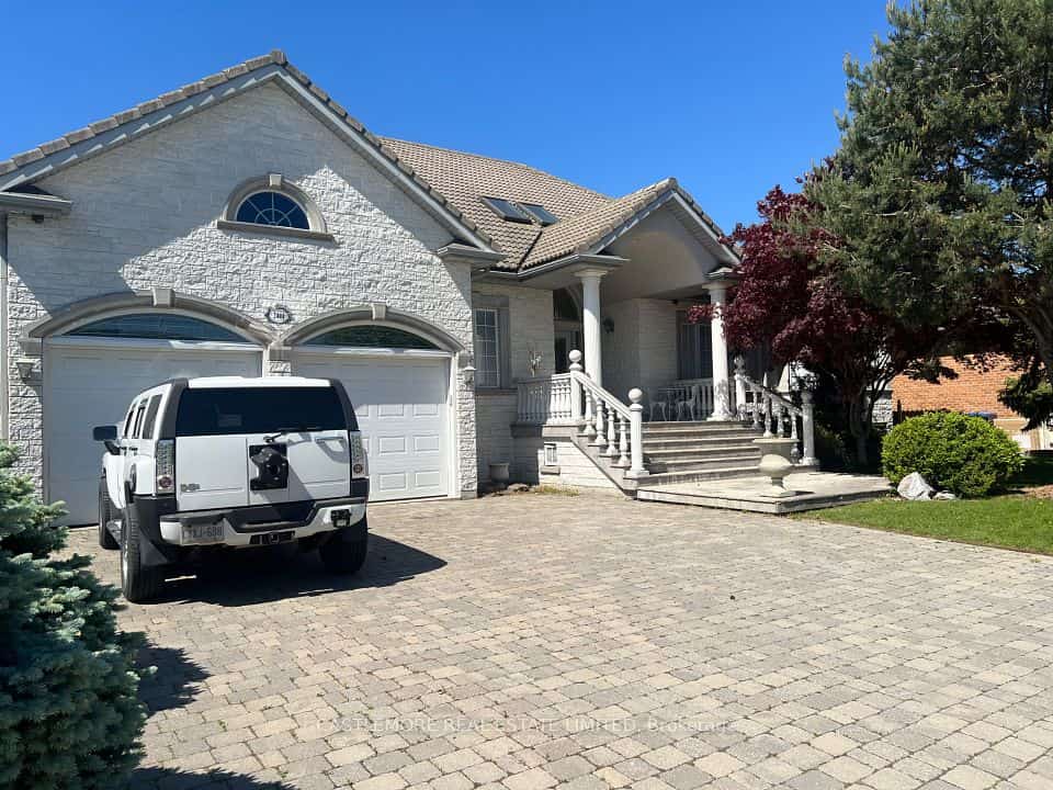 2444 hensall Road, Mississauga, ON L5A 2T2