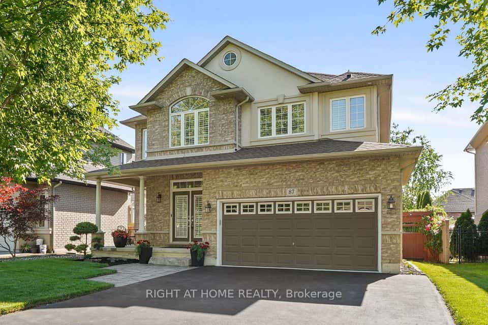 87 Newcombe Road N, Hamilton, ON L9H 0A6