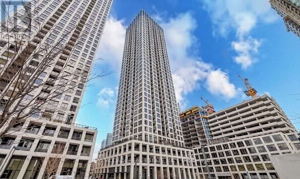 30 Elm Drive #1102, Mississauga, ON L5B 1L9