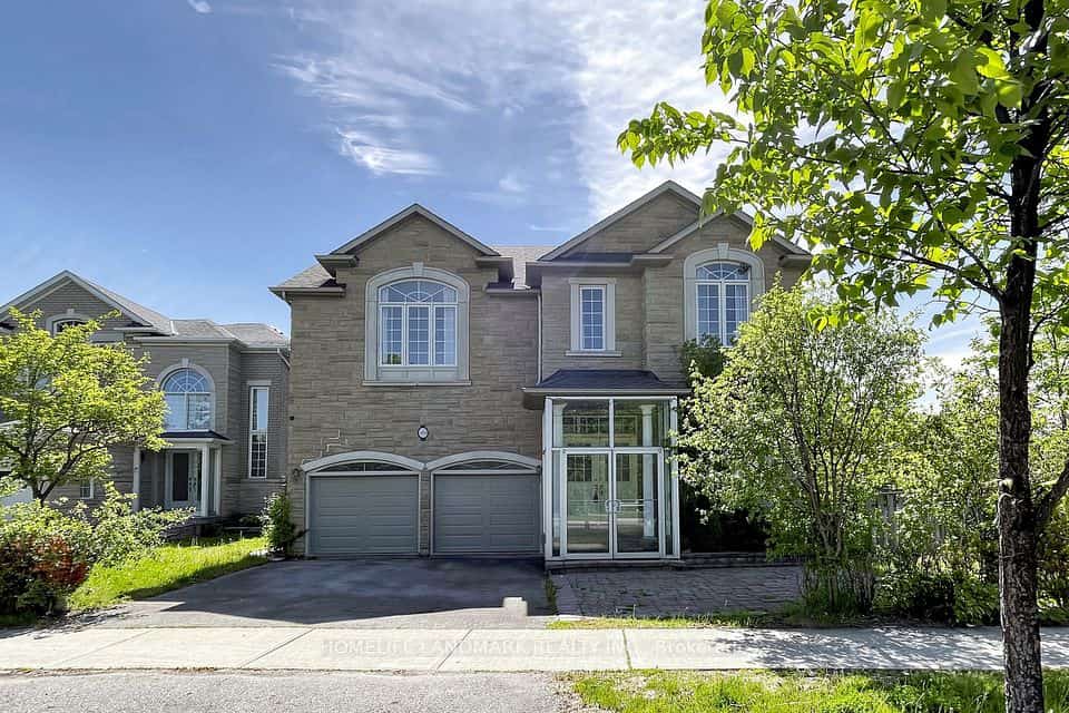 209 Redstone Road, Richmond Hill, ON L4S 2E2