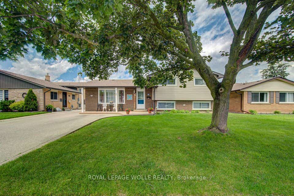 99 Highman Avenue, Cambridge, ON N1R 3M2