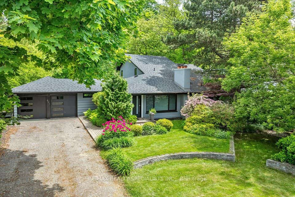 821 Parkland Avenue, Mississauga, ON L5H 3G6