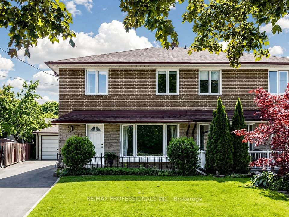 19 Davelayne Road, Toronto, ON M9M 2A6