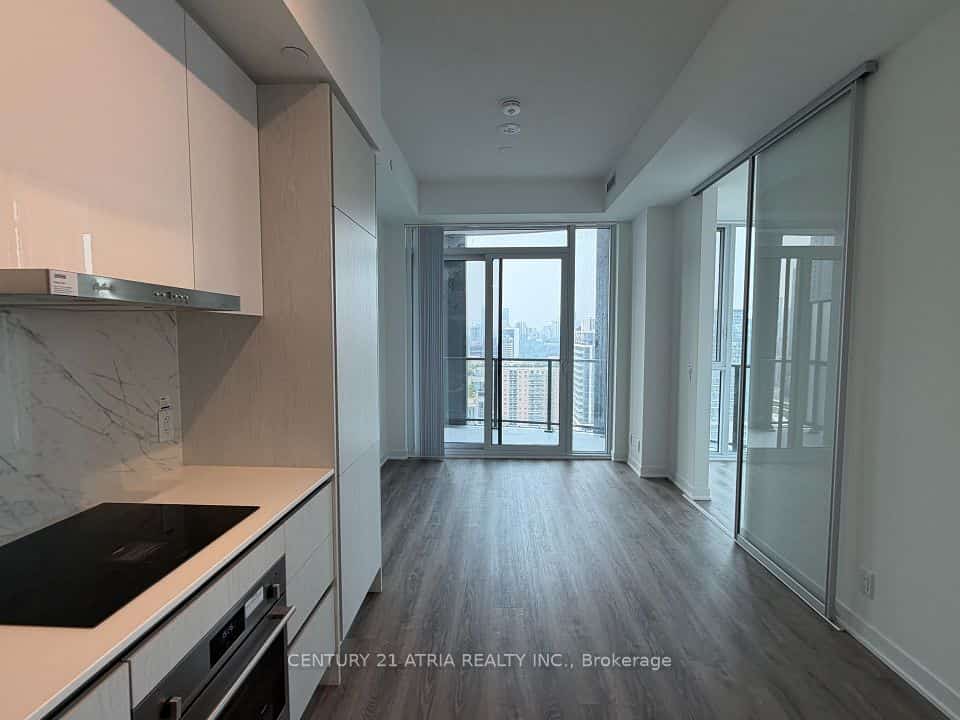 180 Front Street E #2303, Toronto, ON M5A 0A9