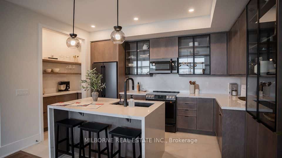 8 Arthur Plaxon Way, Markham, ON L6E 2E5