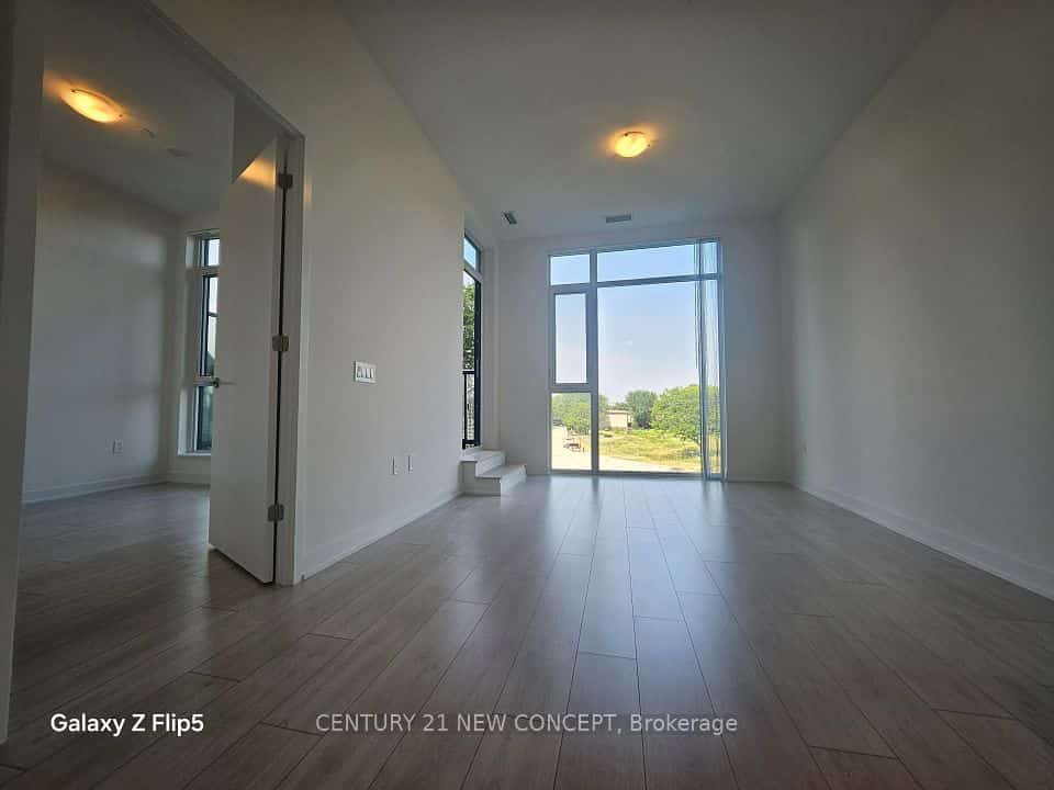 5858 Yonge Street #201, Toronto, ON M2M 0C6