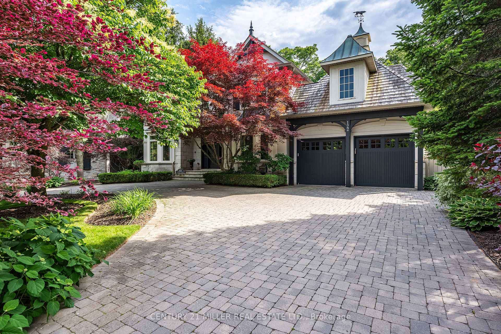 122 Lisonally Court, Oakville, ON L6L 6P2