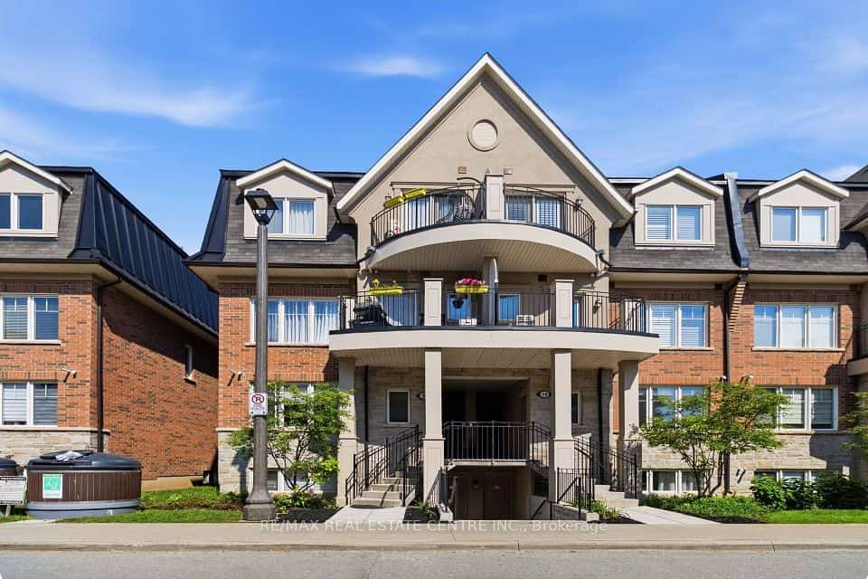 2420 Baronwood Drive, Oakville, ON L6M 0X6