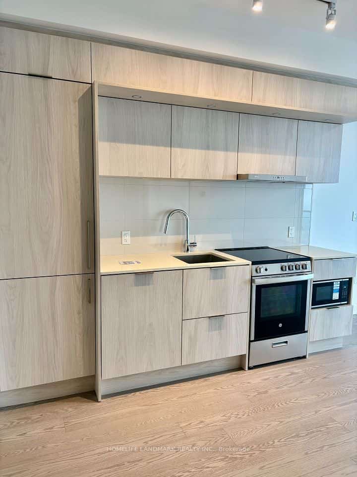 448 Burnhamthorpe Rd W Road #4901, Mississauga, ON L5B 0R4