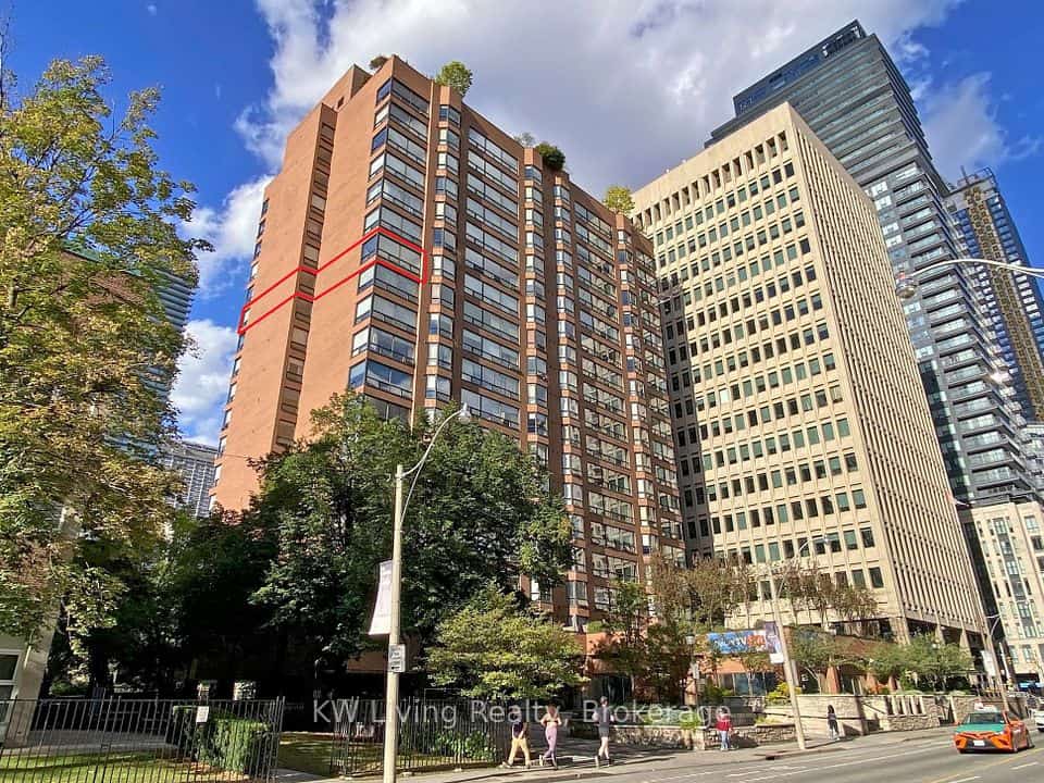 Queens Park Place, Toronto