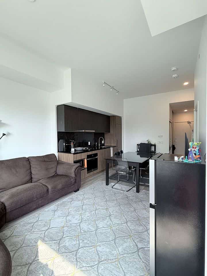1100 Sheppard Avenue W #122, Toronto, ON M3J 0H1