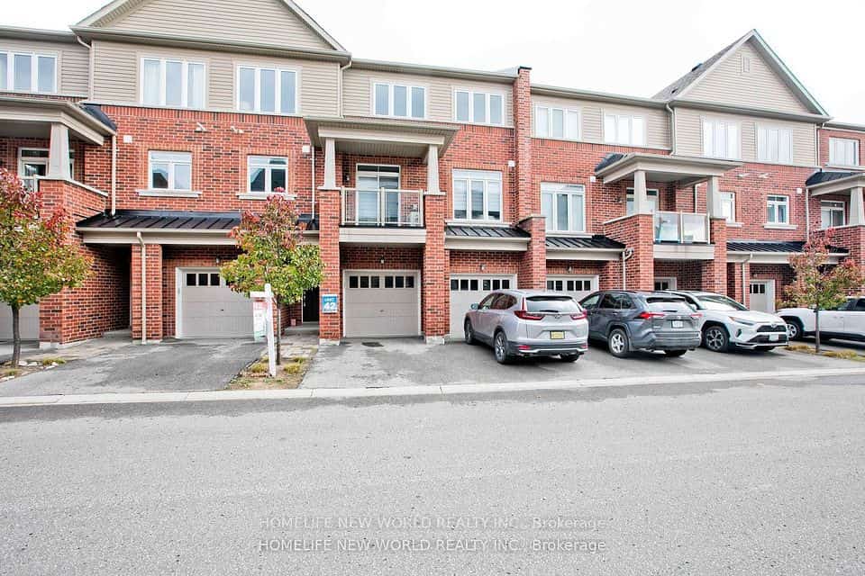 2407 Nantucket Chase, Pickering, ON L1X 0E5