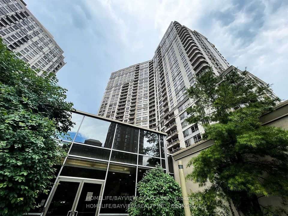 3880 Duke Of York Boulevard #2204, Mississauga, ON L5B 4M7