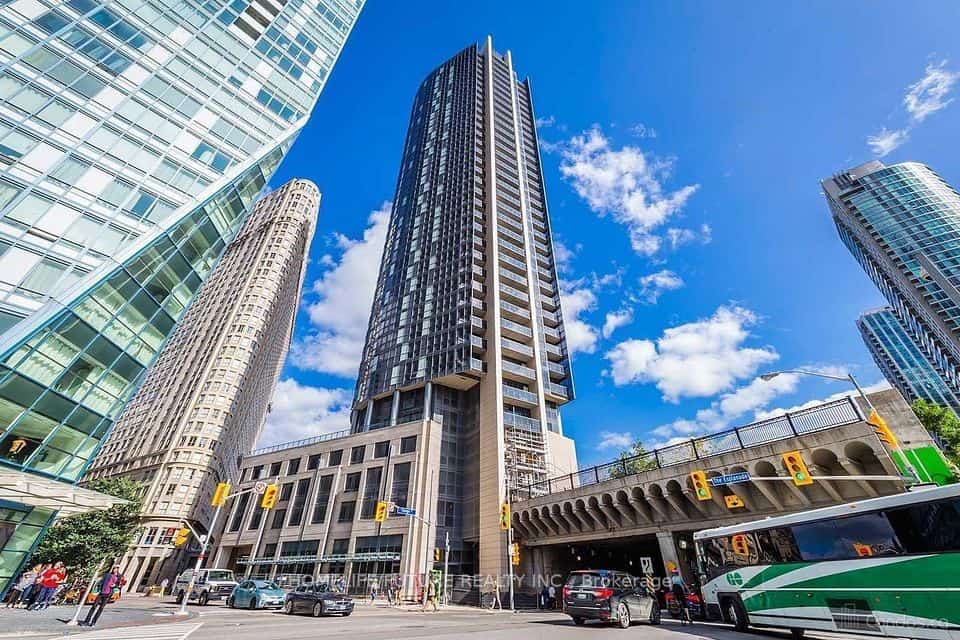 1 The Esplanade Drive, Toronto