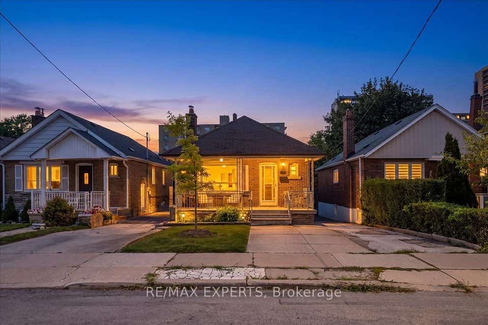 340 Whitmore Avenue, Toronto, ON M6E 2N4