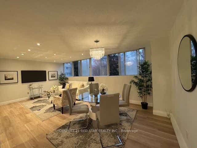 3695 Kaneff Crescent #107, Mississauga, ON L5A 4B6