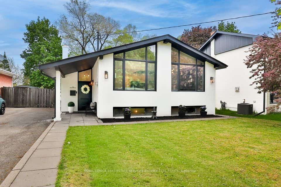 75 Rangoon Road, Toronto, ON M9C 4N8