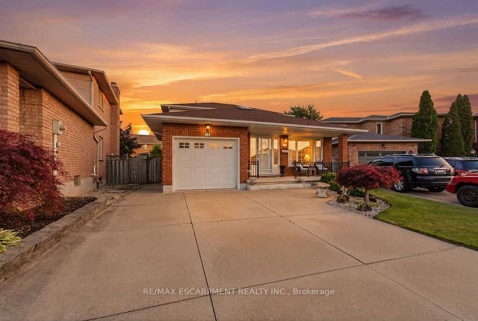 11 Gabriele Court, Hamilton, ON L8G 5C4
