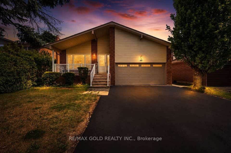48 Maidstone Crescent, Brampton, ON L6S 2Z5