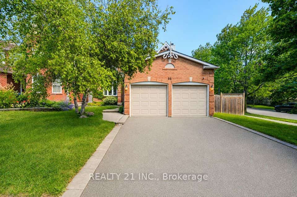 95 Hearne Crescent, Ajax, ON L1T 3P6