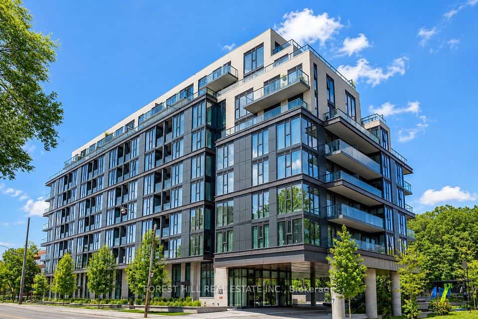 250 Lawrence Avenue W #810, Toronto, ON M5M 1B2