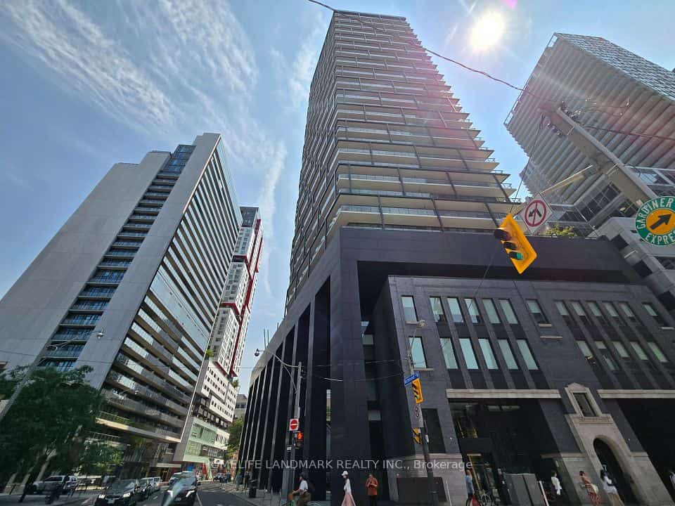 125 Peter Street #2610, Toronto, ON M5V 0M2